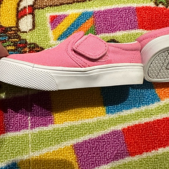 Gymboree toddler girls 👧 cupcake 🧁 sneakers. NWOT - Picture 2 of 5